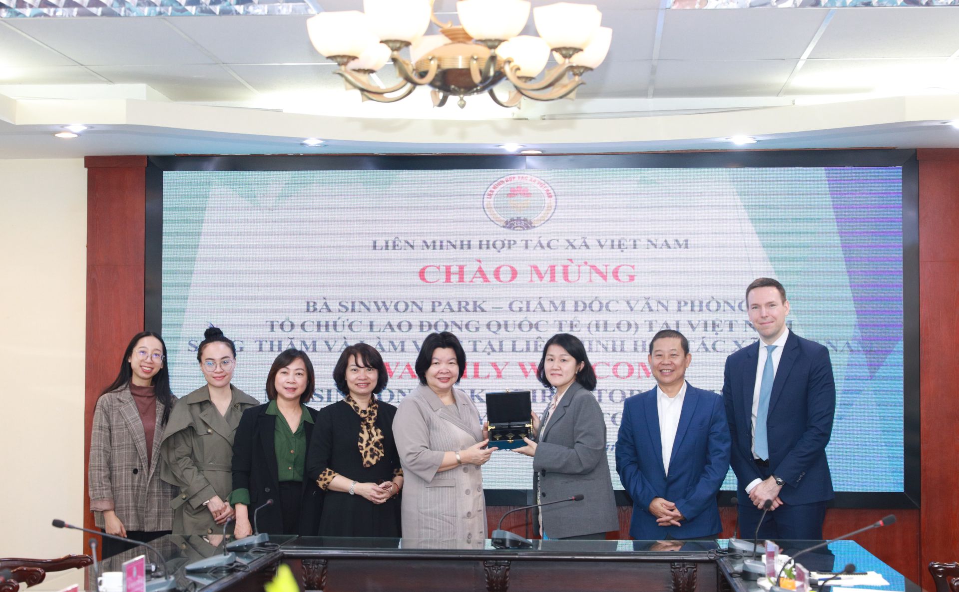 Chủ tịch Liên minh Hợp tác xã Việt Nam tiếp Giám đốc Văn phòng ILO tại Việt Nam