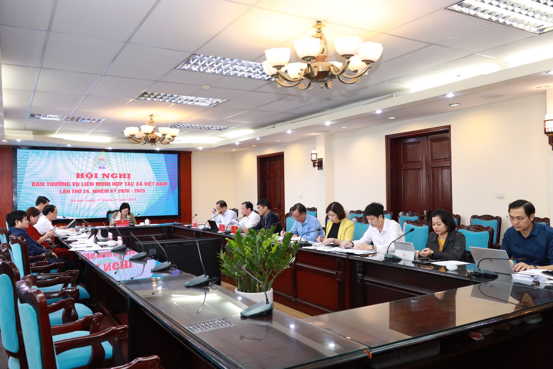 Hội nghị Ban Thường vụ Liên minh Hợp tác xã Việt Nam lần thứ 24: Tiếp tục củng cố, đổi mới và chuẩn bị cho một giai đoạn phát triển mới