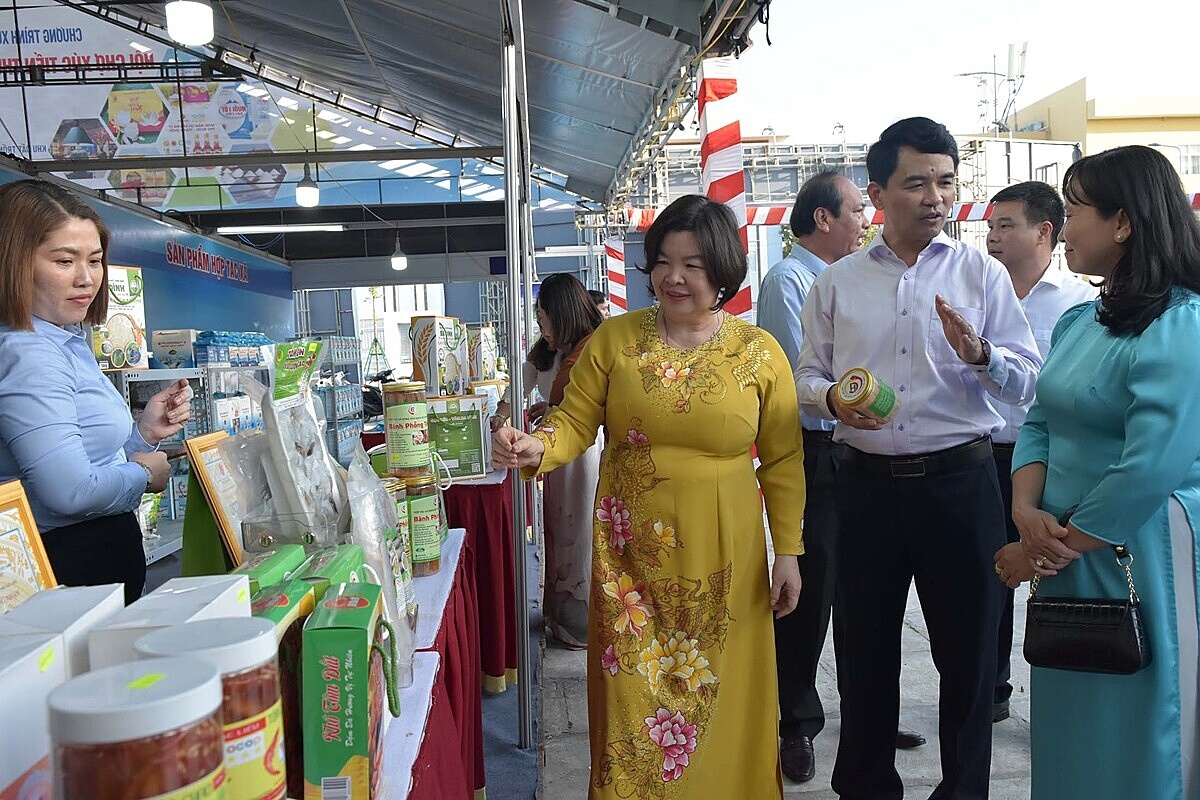 Tổ chức Hội chợ xúc tiến thương mại cho các hợp tác xã tại khu vực miền Nam năm 2025