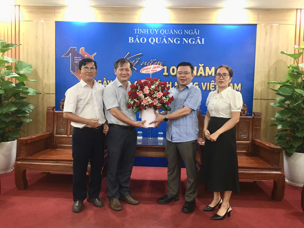 Liên minh Hợp tác xã tỉnh Quảng Ngãi thăm và chúc mừng Báo Quảng Ngãi nhân Kỷ niệm 100 năm Ngày Báo chí Cách mạng Việt Nam