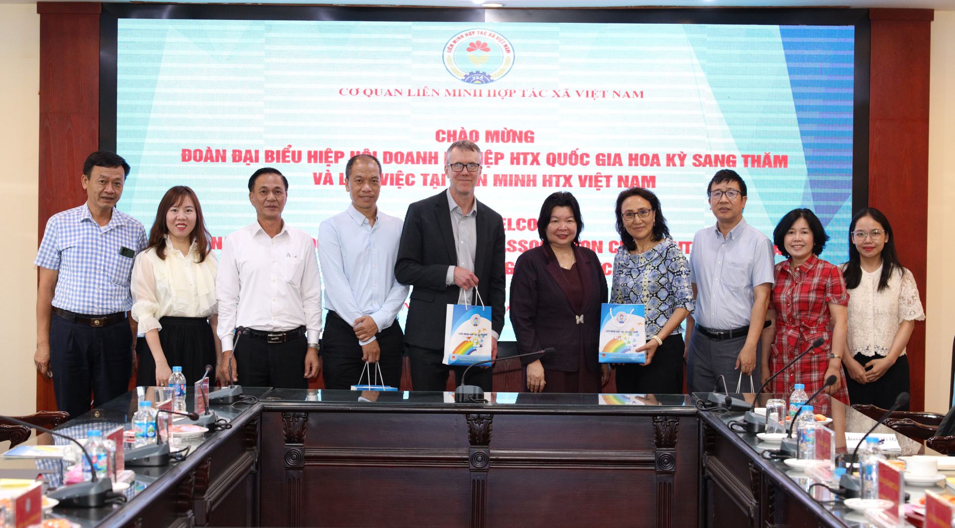 Liên minh HTX Việt Nam tiếp và làm việc với Hiệp hội Doanh nghiệp HTX quốc gia Hoa Kỳ (NCBA CLUSA)