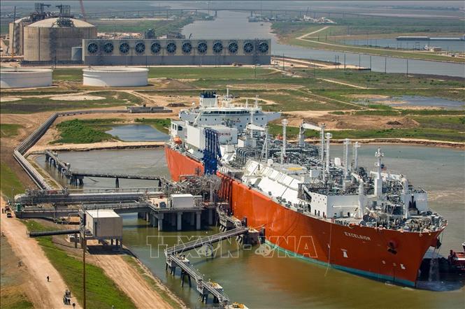 EU thúc đẩy thoả thuận năng lượng để hạ nhiệt căng thẳng khi Mỹ tạm ngừng áp thuế đối ứng
