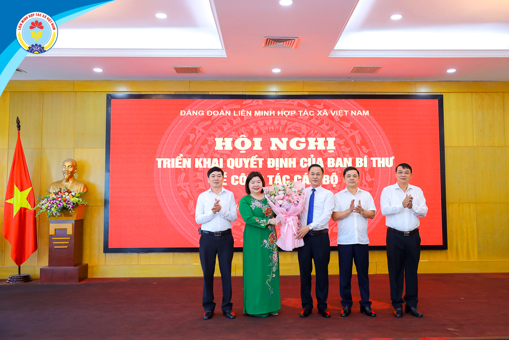 Đồng chí Cao Xuân Thu Vân giữ chức Bí thư Đảng đoàn  Liên minh Hợp tác xã Việt Nam