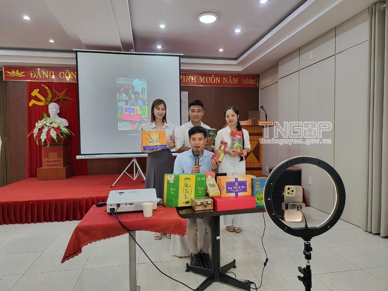 Tập huấn vận hành thương mại điện tử trên nền tảng số