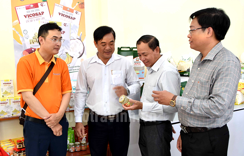 Khai trương cửa hàng trưng bày, giới thiệu, tiêu thụ nông sản sạch