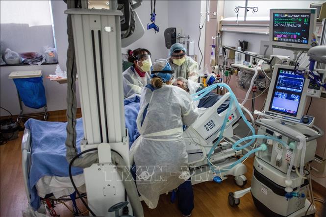 Cứ 9 người trưởng thành lại có 1 người mắc chứng COVID kéo dài tại Mỹ