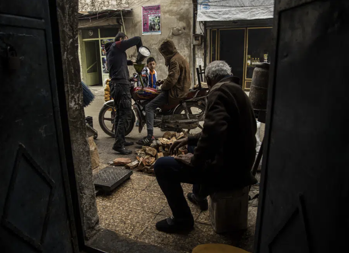 Syria: Kinh tế tồi tệ hơn cả thời nội chiến, lao động nghỉ làm vì lương không đủ đổ xăng