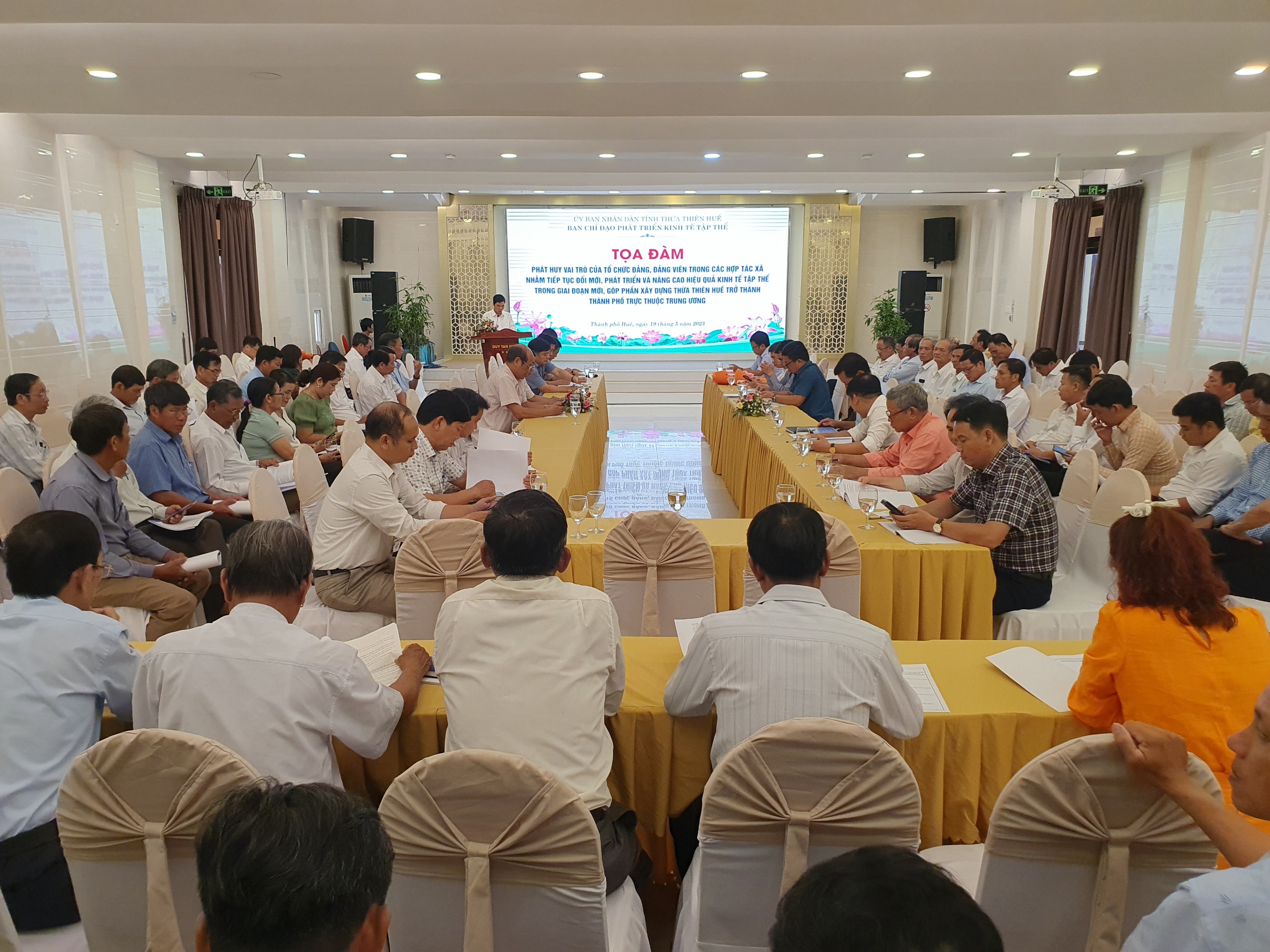 Phát huy vai trò của tổ chức Đảng, đảng viên trong các hợp tác xã trong việc nâng cao hiệu quả kinh tế tập thể trong giai đoạn mới