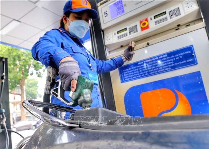 Nỗi lo về hoạt động kinh tế trì trệ kéo giá dầu giảm gần 1%