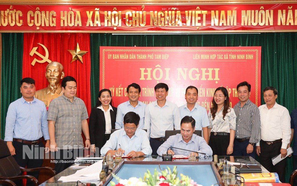 Ký kết chương trình phối hợp với UBND Thành phố Tam Điệp giai đoạn 2023 – 2025
