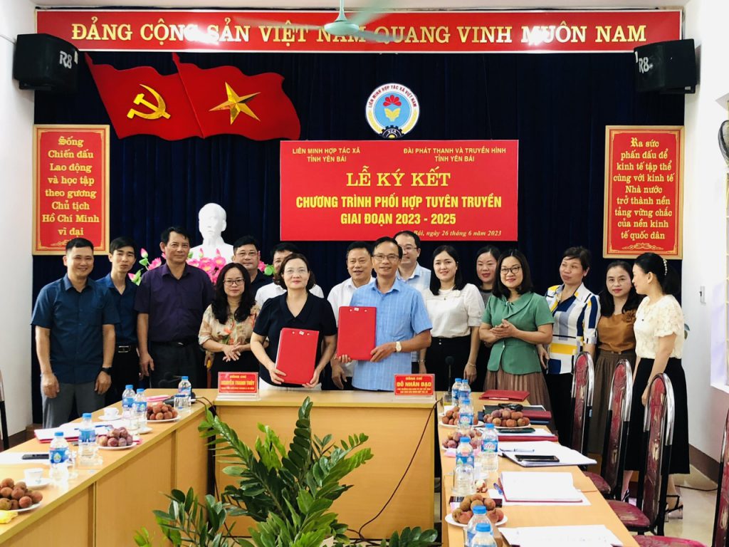 Ký kết Chương trình phối hợp tuyên truyền về Kinh tế tập thể, Hợp tác xã