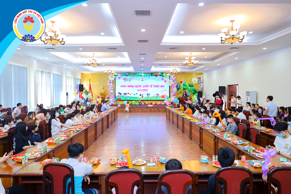  Tuyên dương học sinh giỏi nhân ngày Quốc tế thiếu nhi 1/6