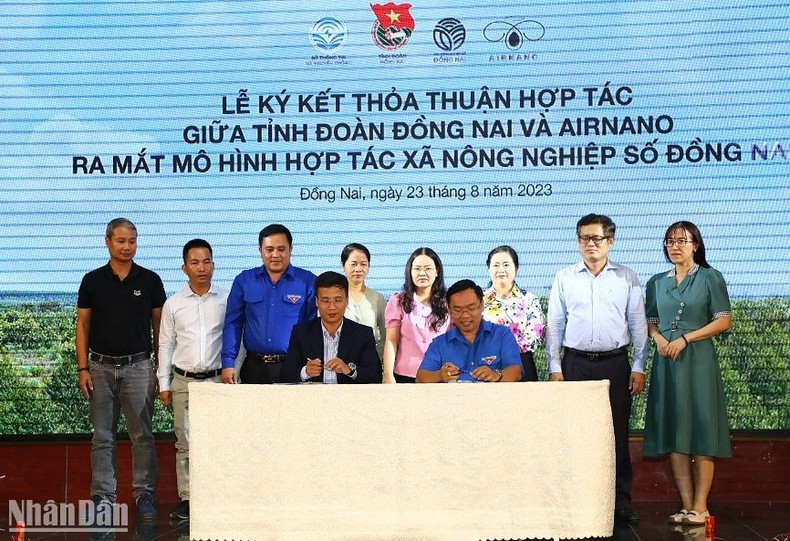Thanh niên hào hứng với Hợp tác xã Nông nghiệp số đầu tiên ở tỉnh Đồng Nai
