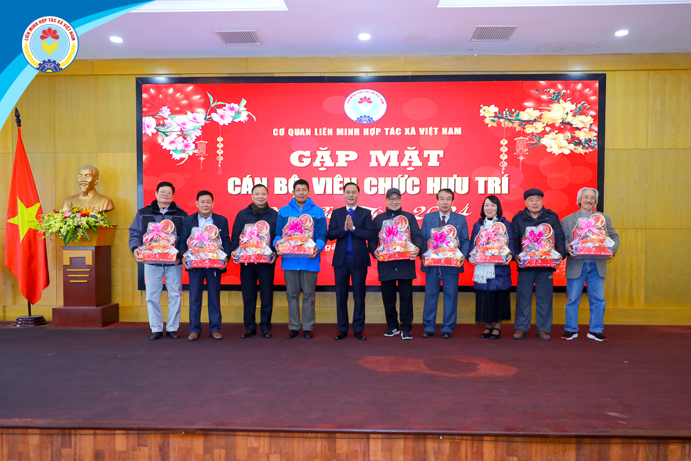 Gặp mặt cán bộ, viên chức hưu trí Liên minh Hợp tác xã Việt Nam