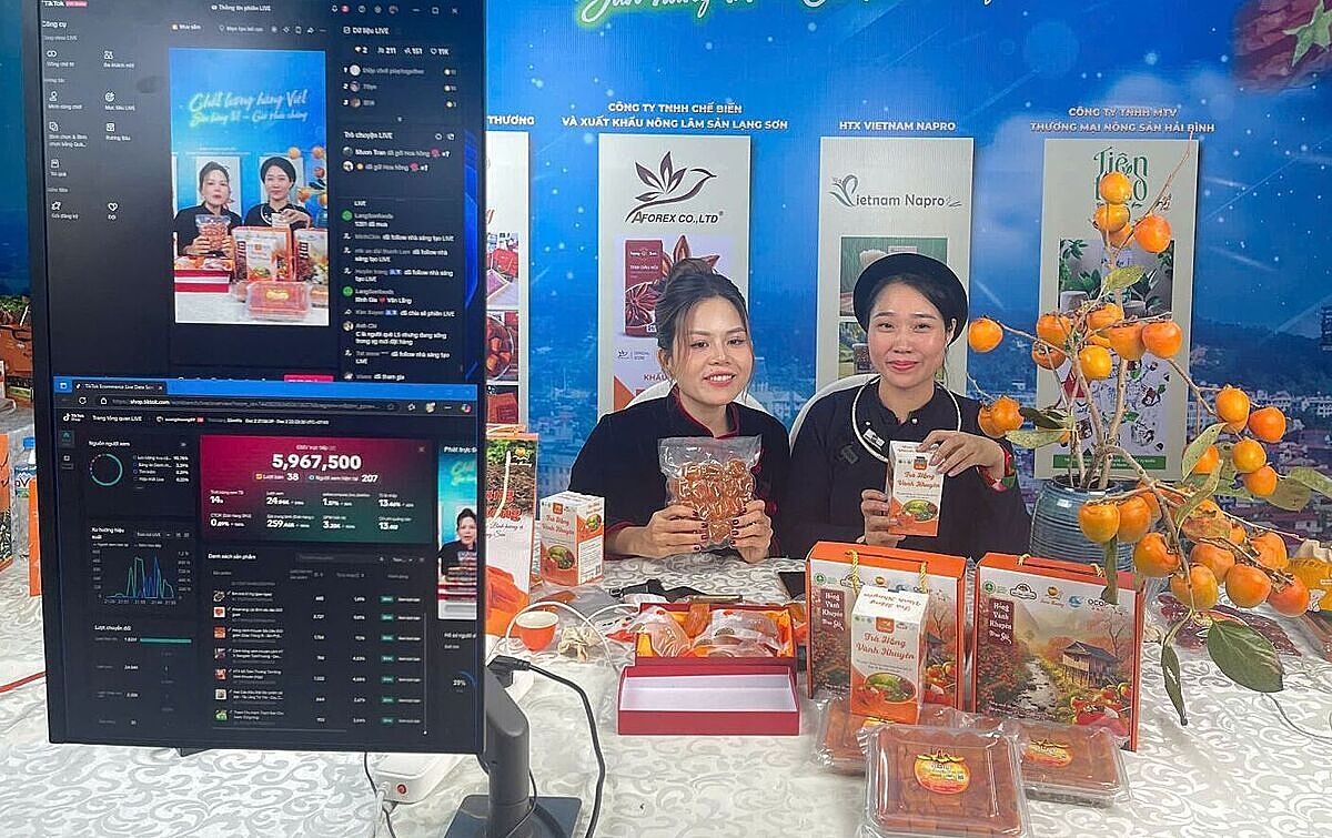 HTX trước áp lực cạnh tranh của thị trường kinh doanh online