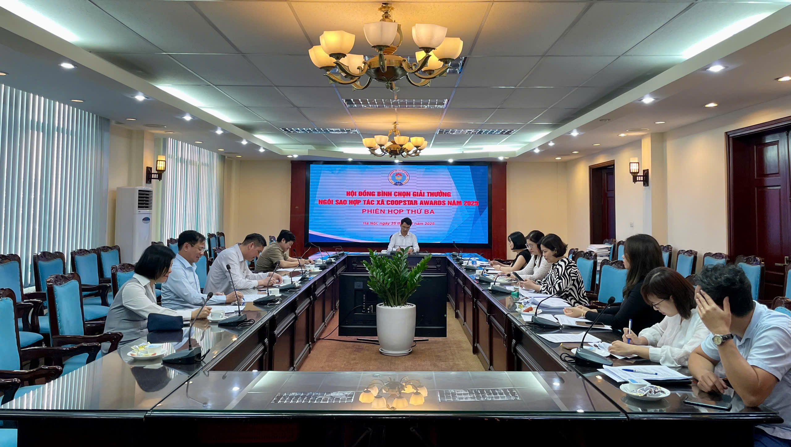 Tổ chức phiên họp Hội đồng bình chọn Giải thưởng Ngôi sao Hợp tác xã "CoopStar Awards 2025"